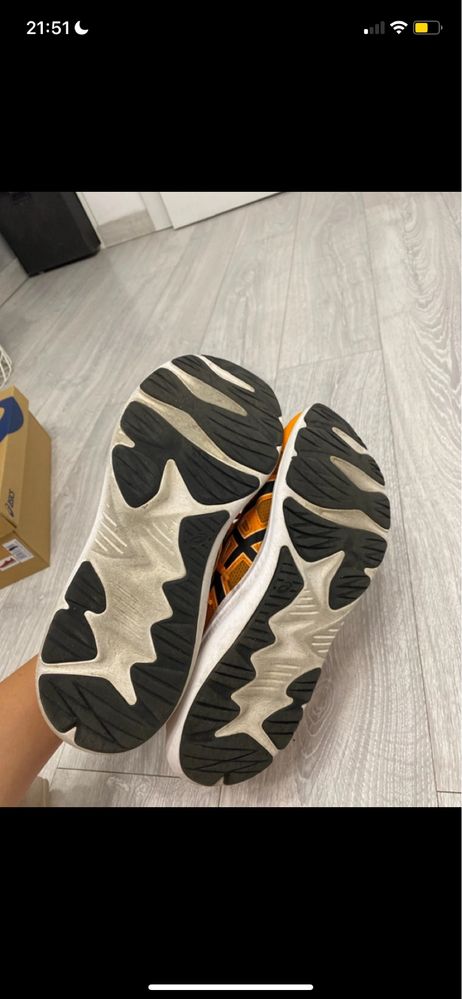 Buty Asics Jolt 4 pomarańczowe 44,5