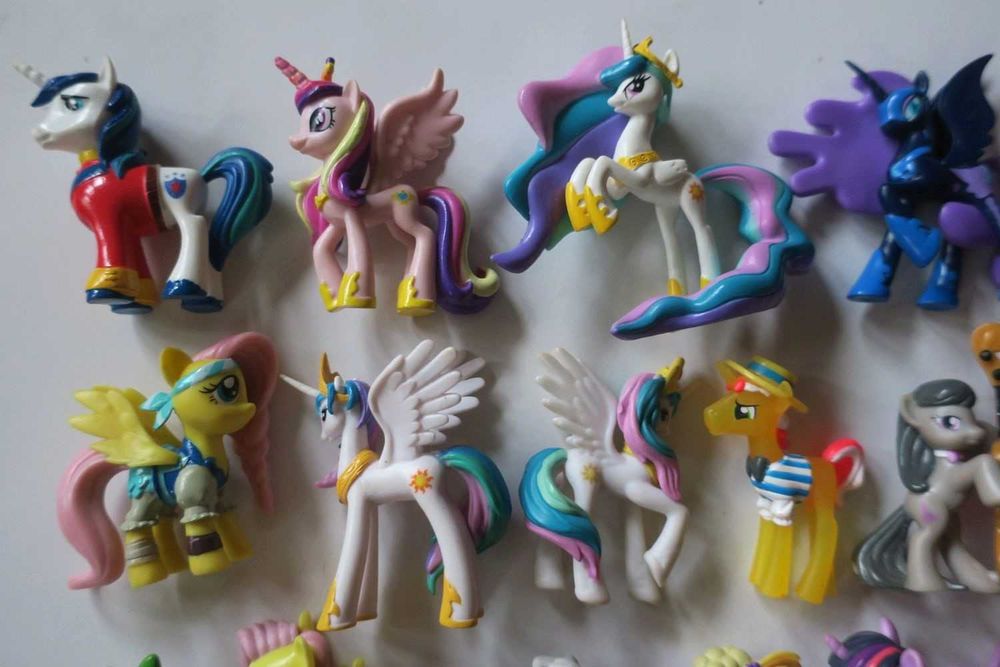 Kucyk My Little Pony Fluttershy Luna Twilight Sparkle Celestia