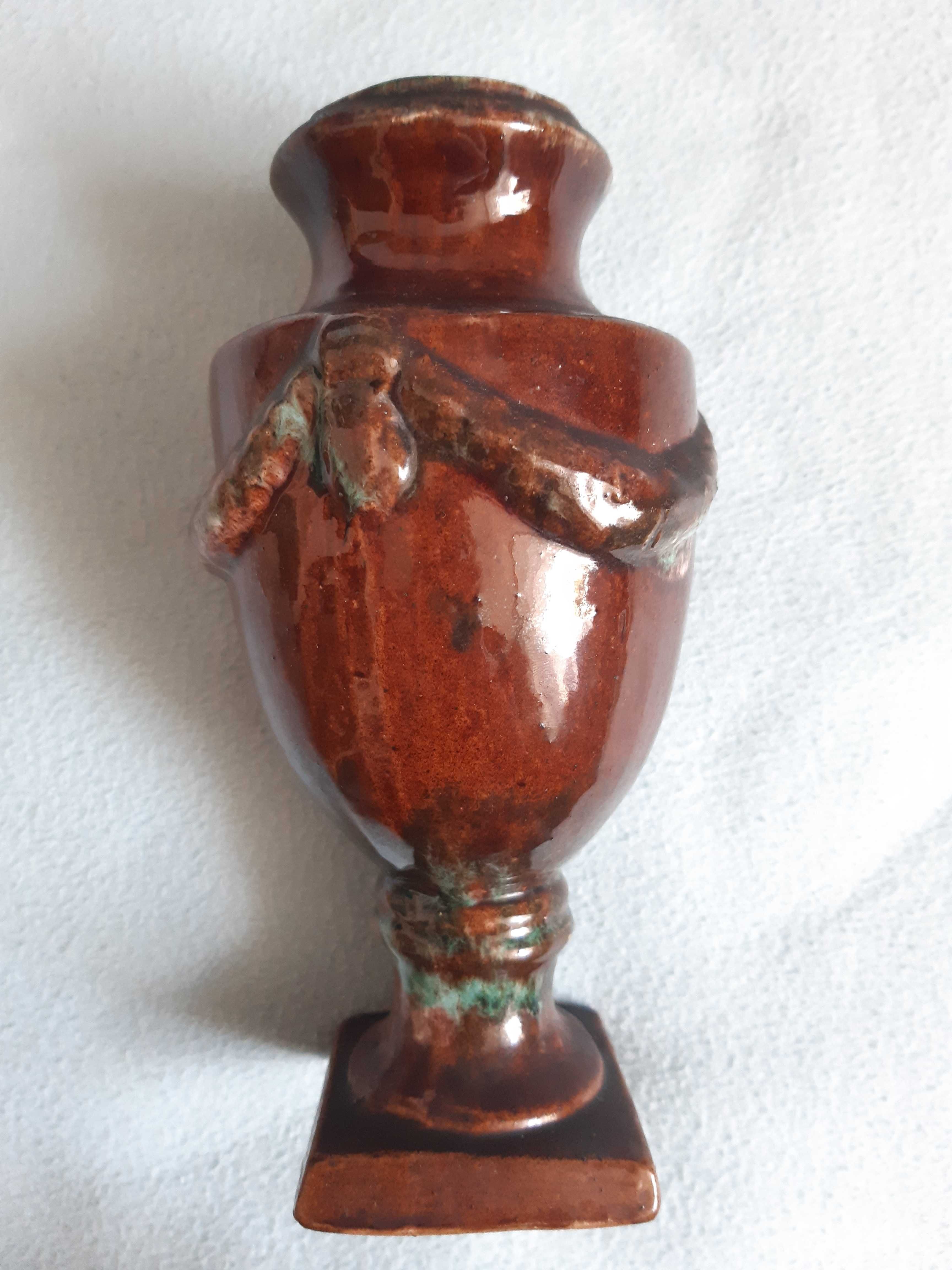 Wazon ceramiczny w stylu greckiej amfory
