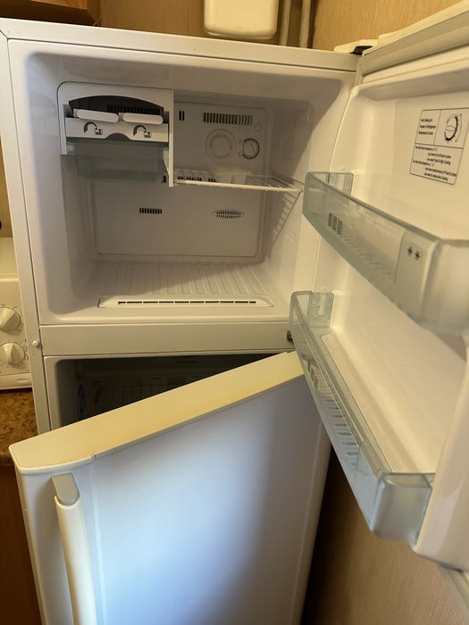 Холодильник Samsung