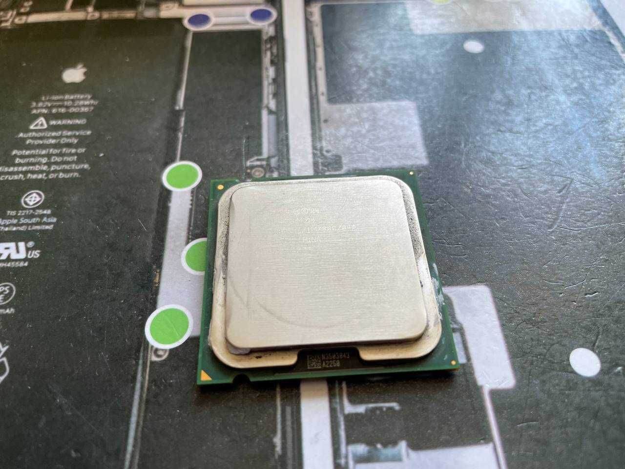 Intel Pentium 4 1M Cache, 3.00 GHz, 800 MHz FSB
PLGA775