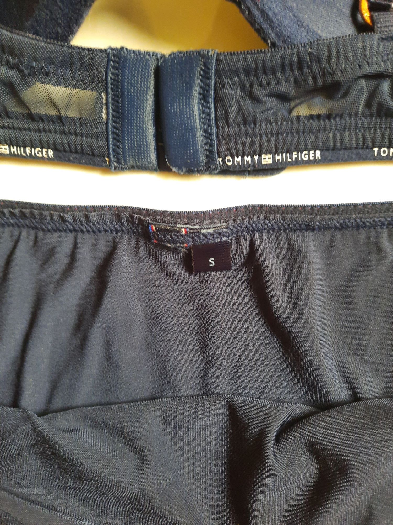 Комплект нижньої білизни Tommy Hilfiger.