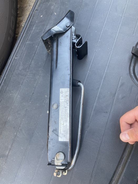 Домкрат Volkswagen  Tiguan