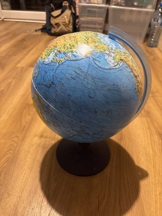 Duzy globus z wyzynami