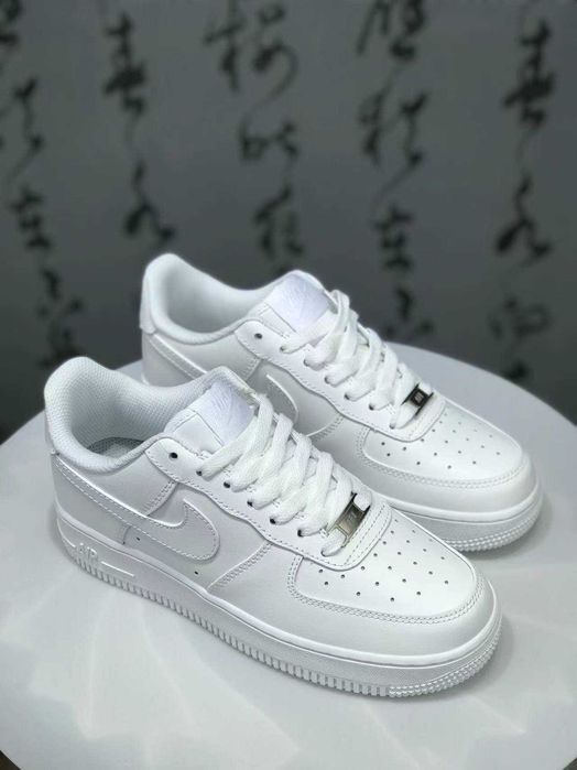 Nike Air Force 1 Low '07 White EU45