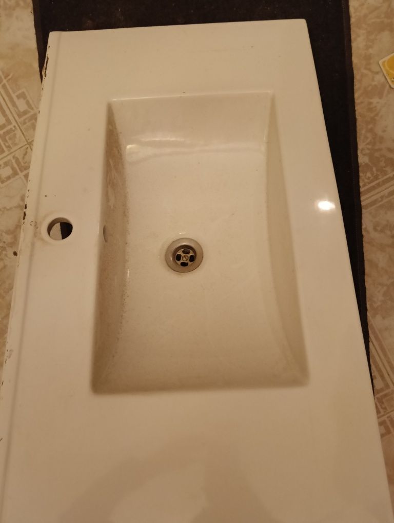 Lavatório em branco