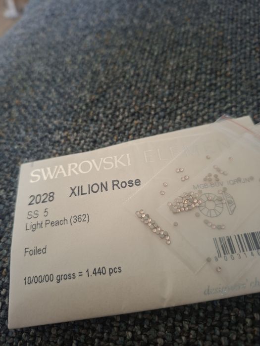 Cyrkonie swarovski