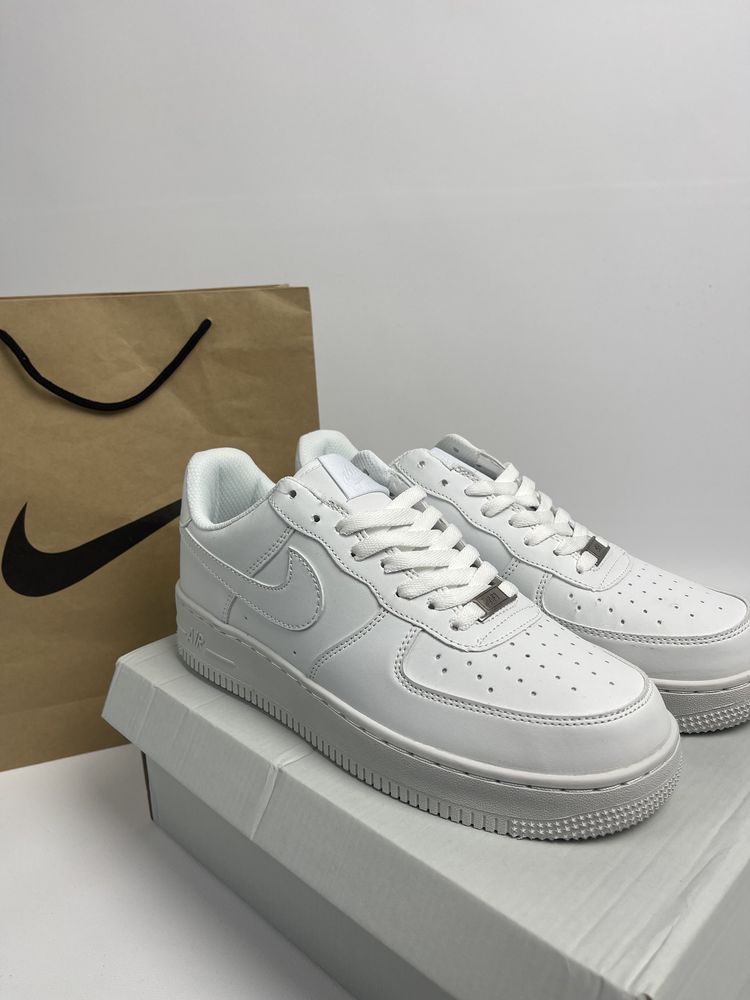 Кроссовки Nike Air Force 1 Low 07 white 41-45 білі найк форси