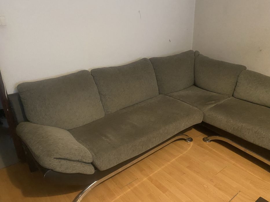 Sofa cinzento e preto