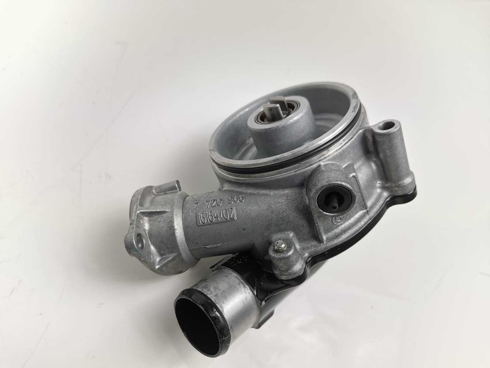 Pompa wody BMW S1000 K46 / K47 / K49 Oryginał JAK NOWA