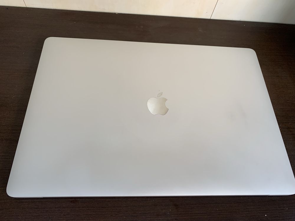 Macbook Pro 2019 i9 OctoCore 1 TB SSD 16Gb Full Apps, Fazemos Retomas