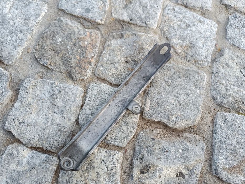 Wspornik kolektora ssącego 1.6 2.0 TDI Skoda Octavia 3 Seat Leon Audi A3 VW Golf 04L129723