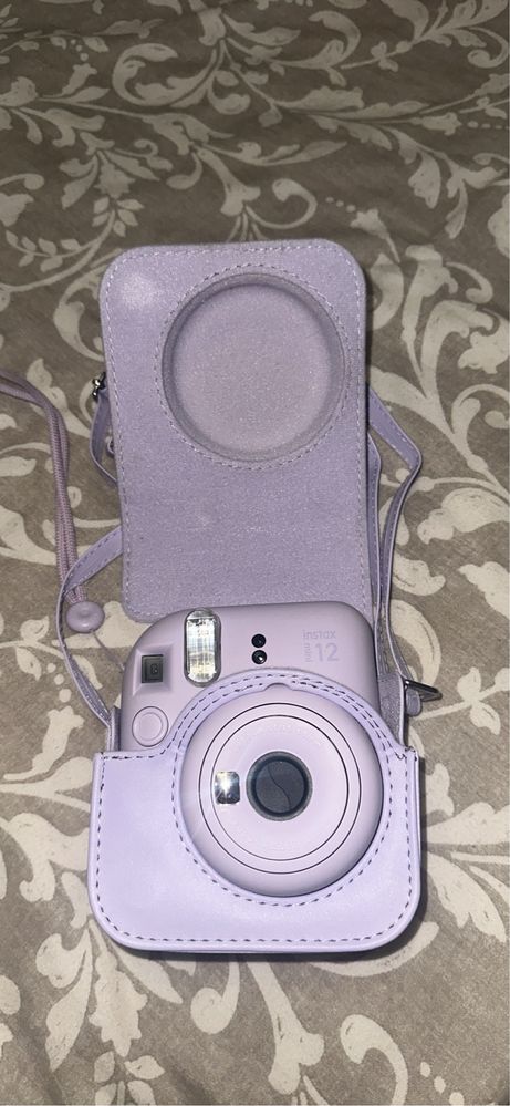 Câmera Instax mini 12 + capa