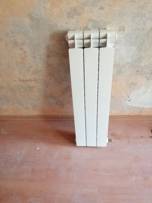 Grzejnik 80 cm podłączenia