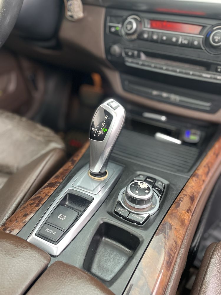 Продам BMW X5 3.0 газ/бензин