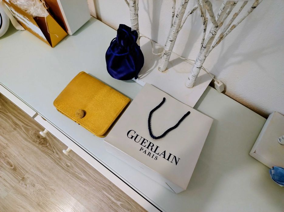 Guerlain, złota kosmetyczka, szafirowy,atłasowy woreczek, torba, nowe