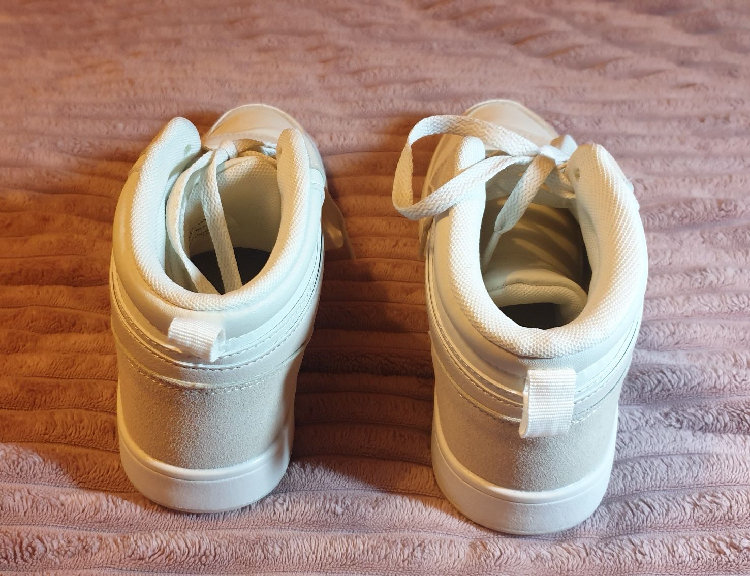 Buty białe sznurowane wysoki stan 39