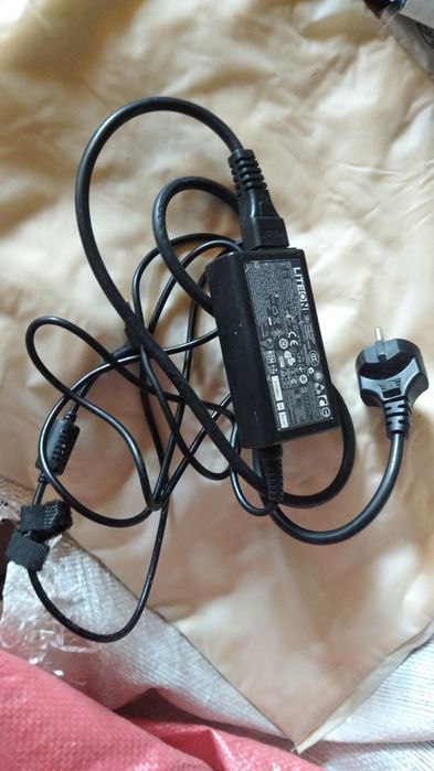 Продам зарядки до ноутбука будь які