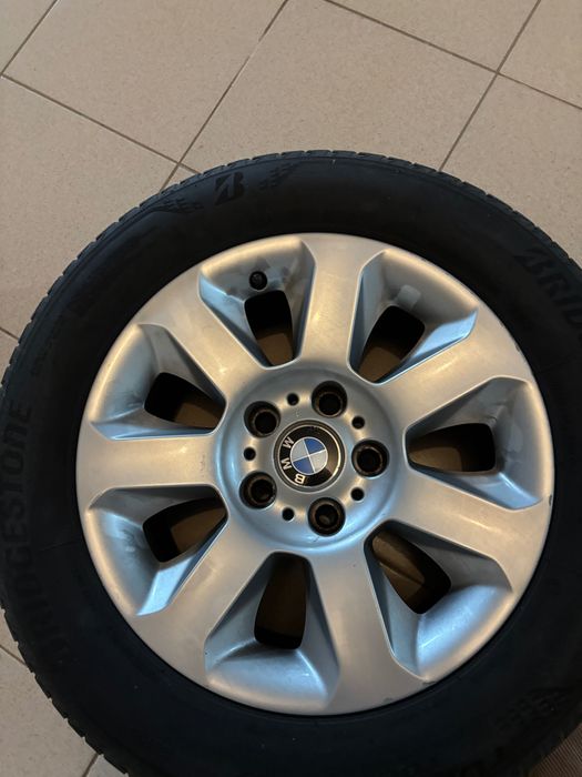 Vendo jantes 16 originais bmw com pneus