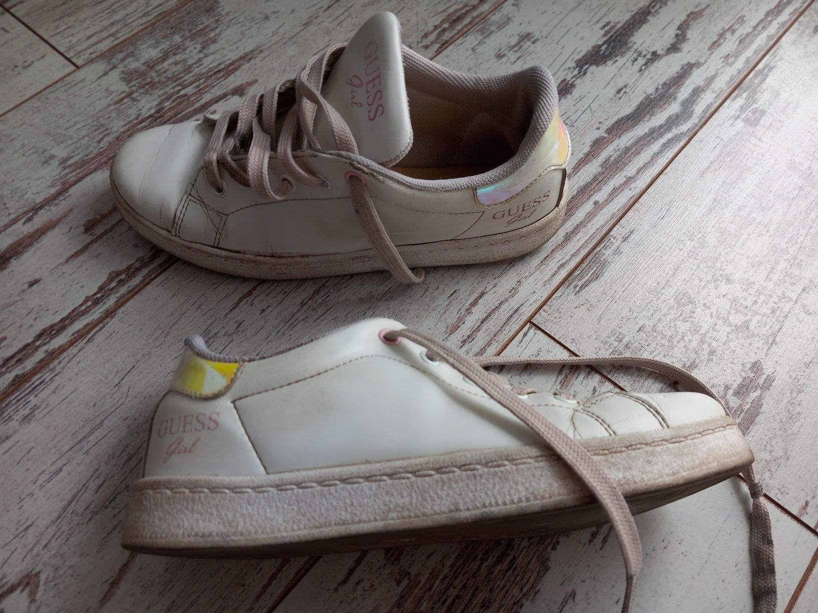 Buty Guess rozmiar 35