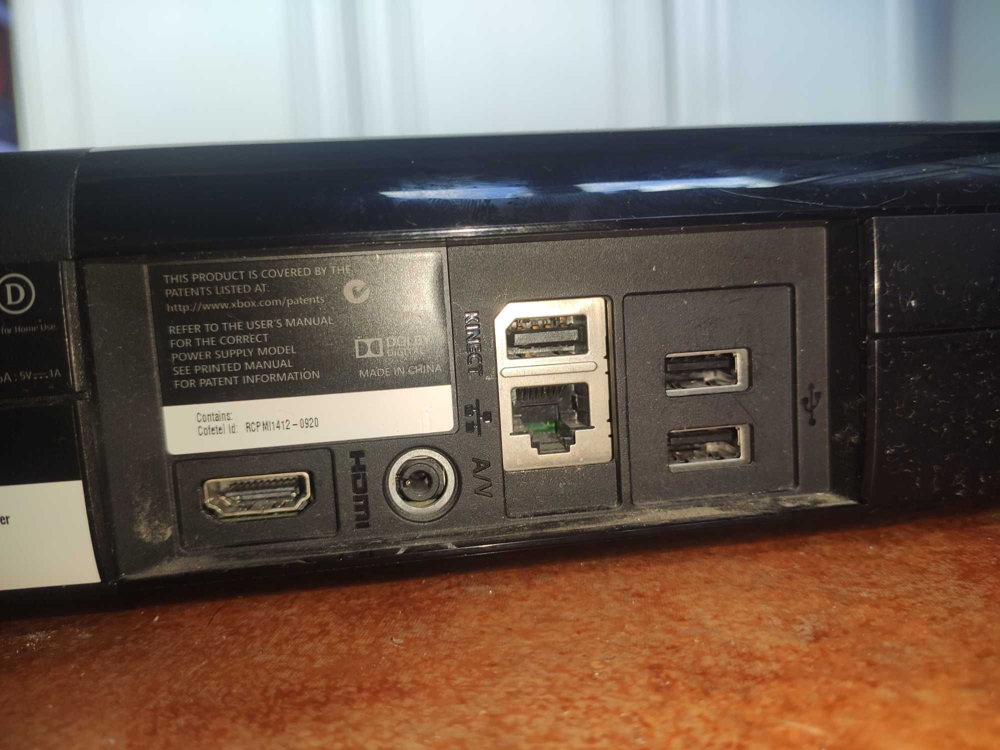 Xbox 360 E mod 1538 (Ultimo modelo)+Fonte de alimentação+2 comandos