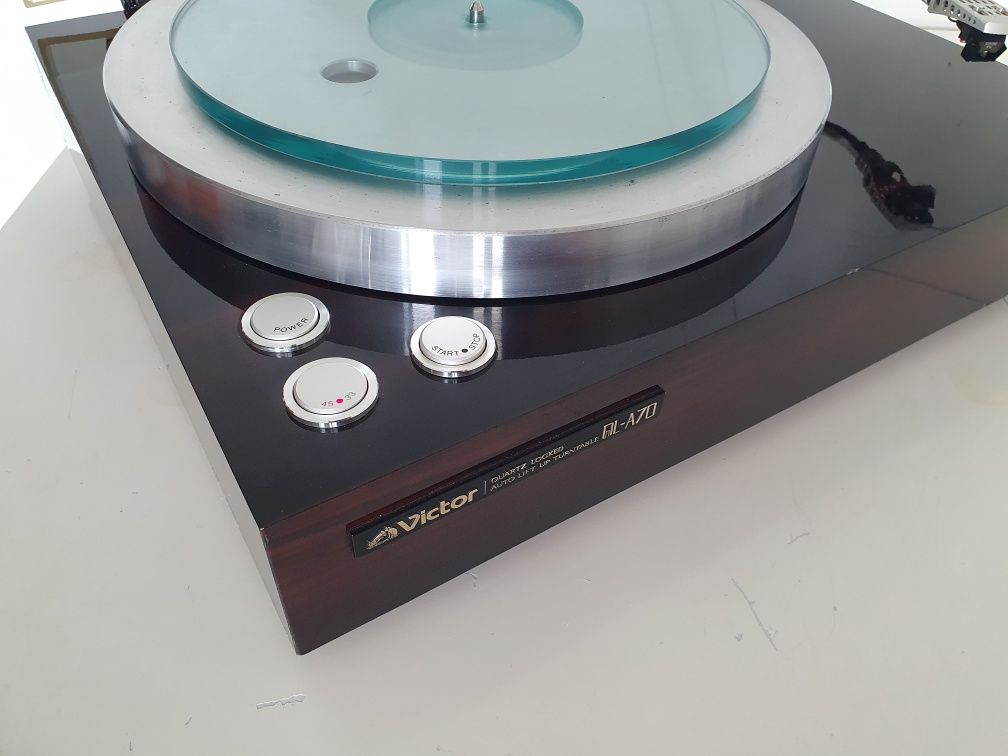 Victor QL-A70  , najwyższy model . Gramofon direct drive