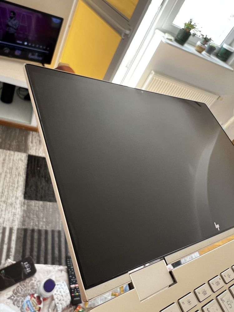 HP Envy x360 convertable z rysikiem HP
