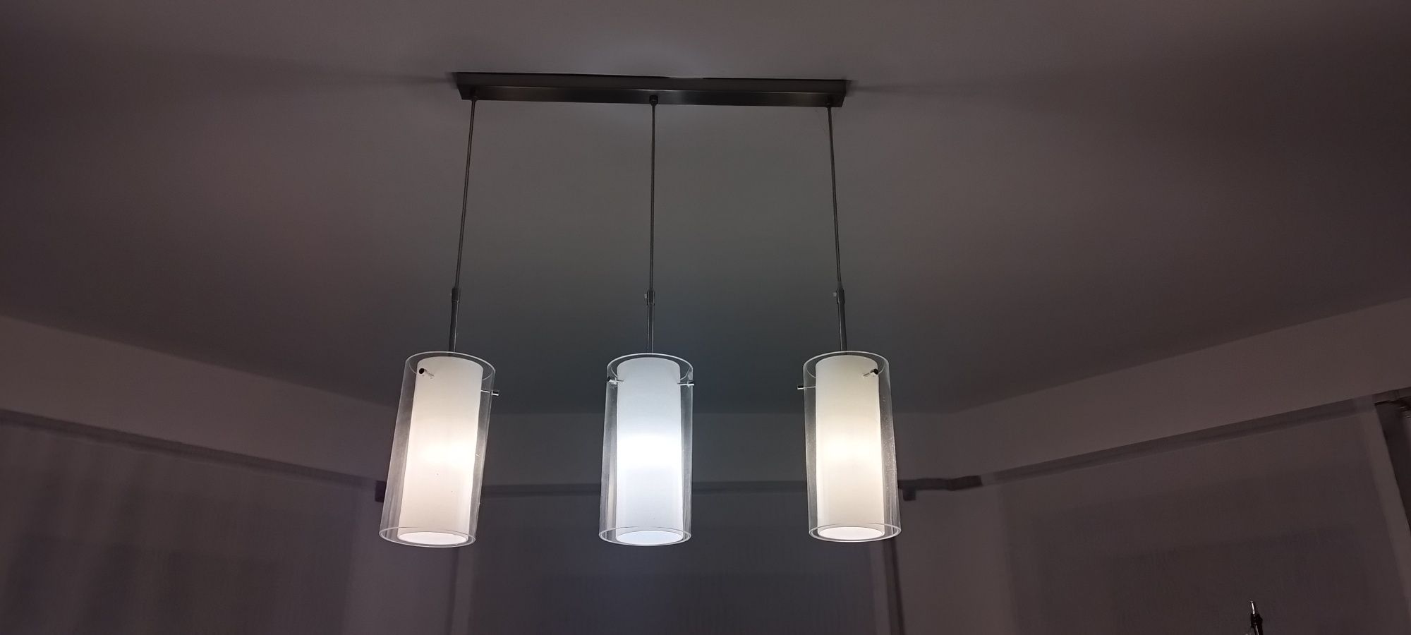 Dwie lampy lampa wisząca 3 punktowa klosz sufitowa żyrandol