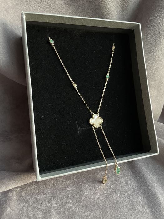 Набор золотые четырехлистники изумруды сапфиры