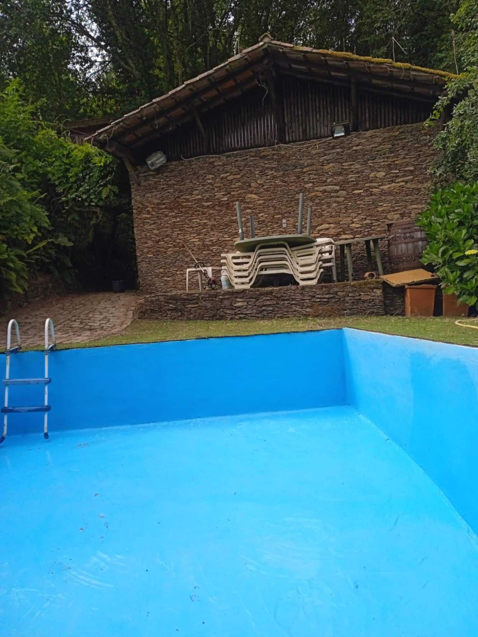 Vende-se quintinha confinante com o rio Caima em Oliveira de Azeméis