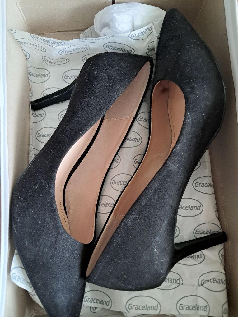 Buty na obcasie czarne