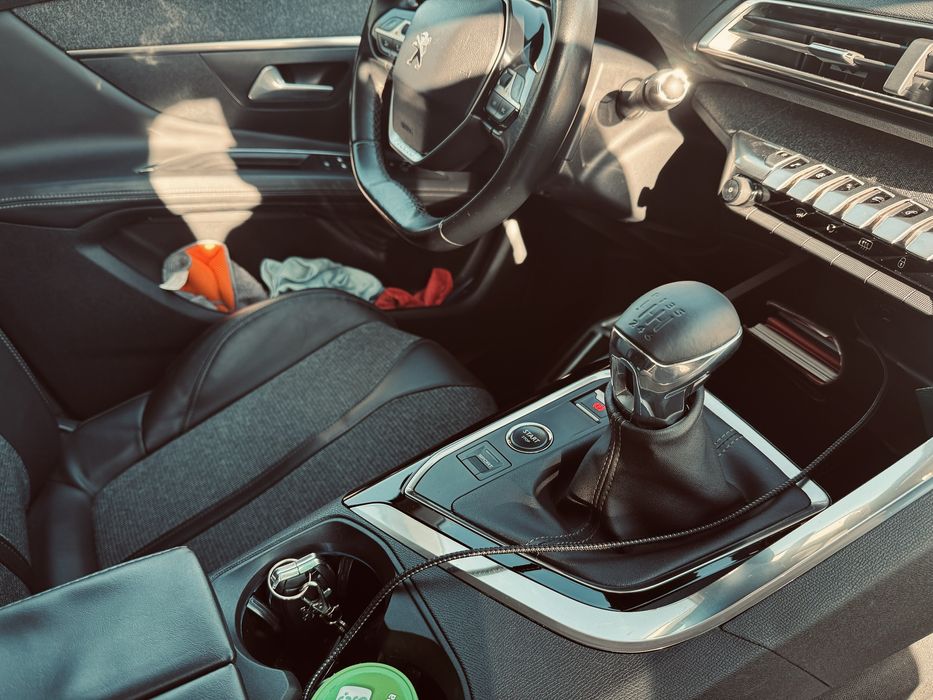 Peugeot 3008 1.5bluehdi 130cv Allure