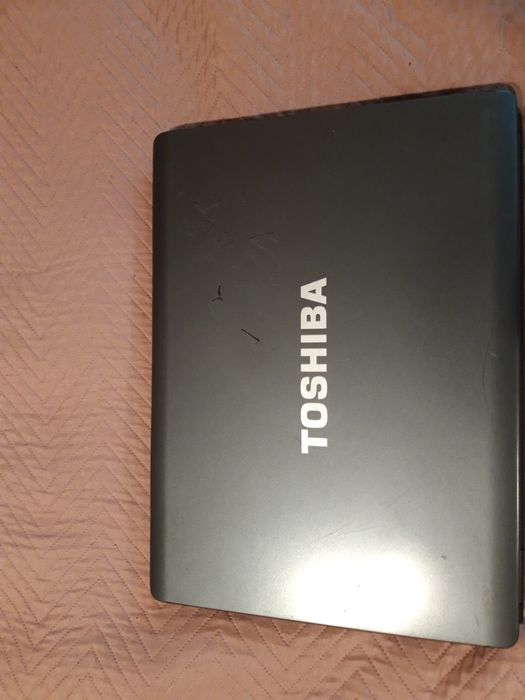Laptop Toshiba satellit l300 na części.