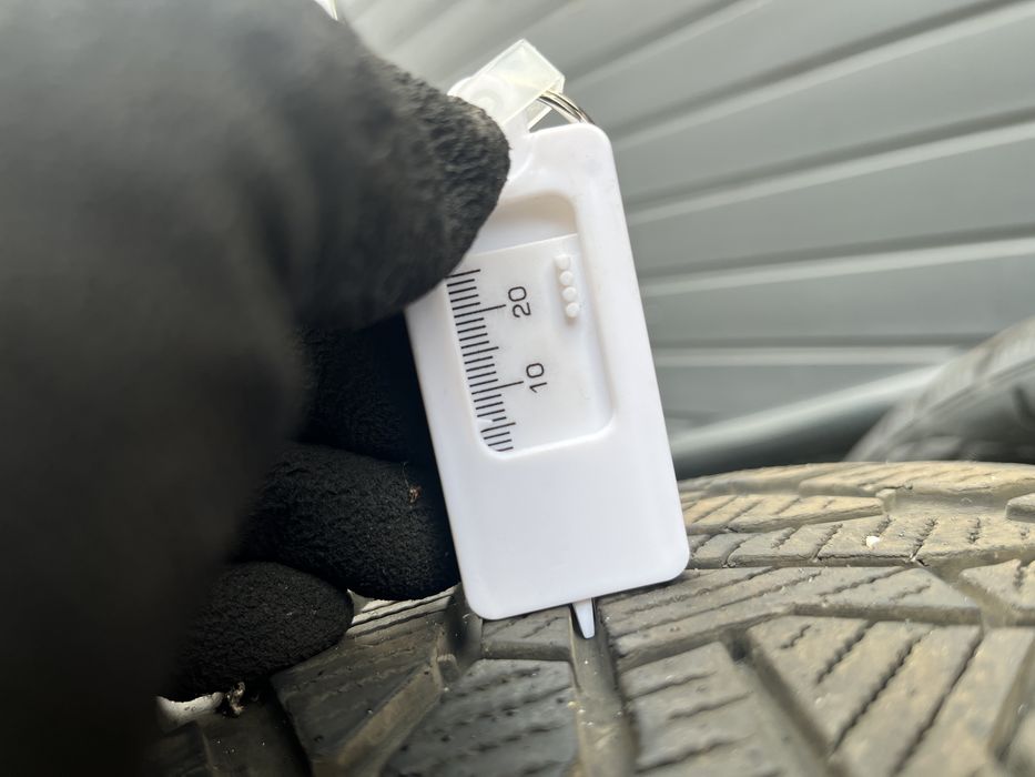 Opona 225/45/18  95v XL  M+S Zimowa Uniroyal Winter Expert.