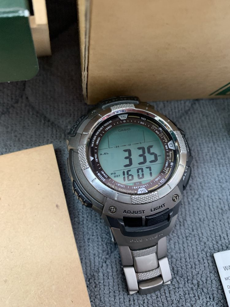 Годинник титановий Casio Pro Trek PRG-80T