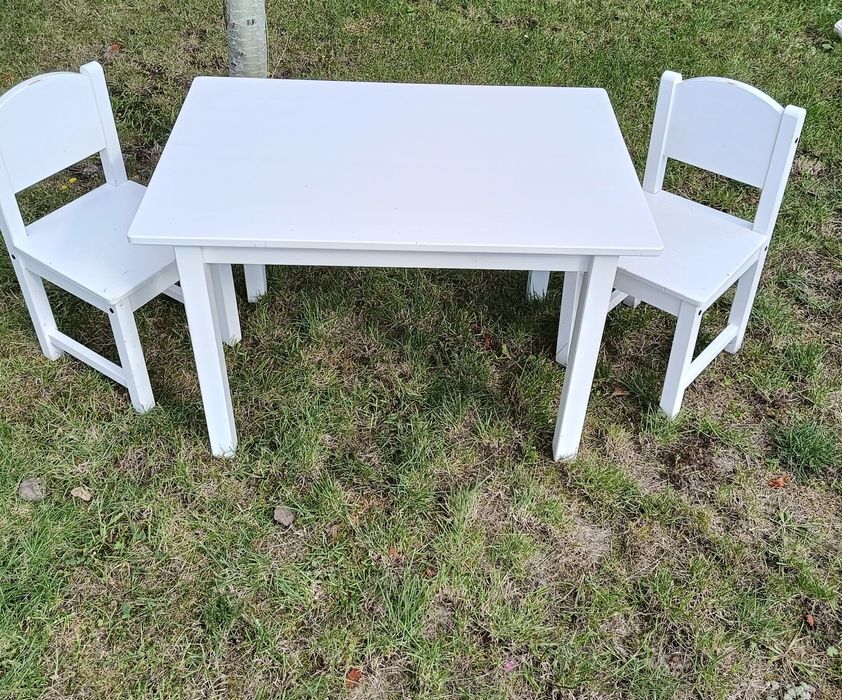 Stolik dziecięcy i 2 krzesełka Ikea Sundvik
