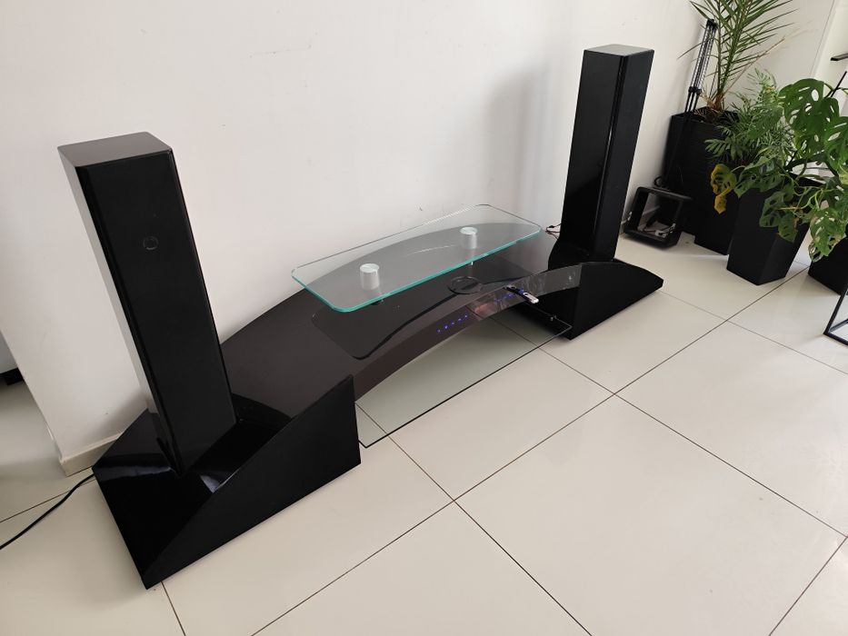 Interaktywna podstawa pod telewizor