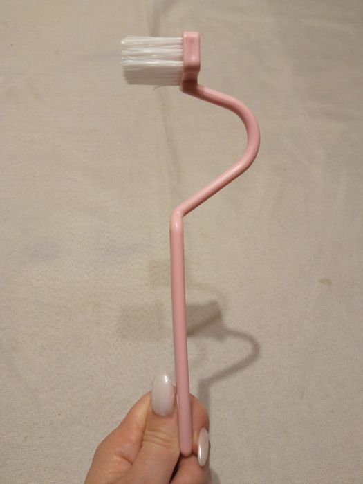 Nowa szczotka do precyzyjnego mycia WC