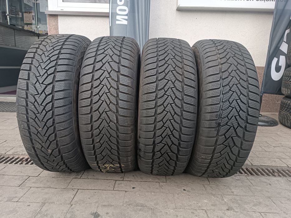 215/60R16 Uniroyal WinterExpert