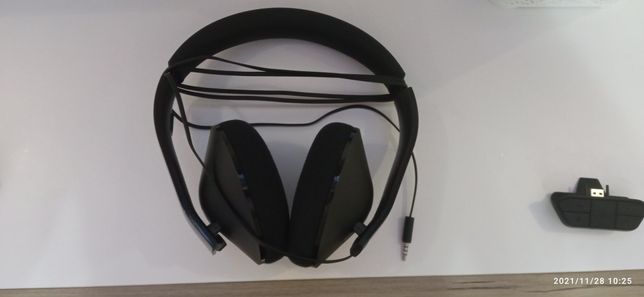 Продам Microsoft Official Xbox One Stereo Headset Black