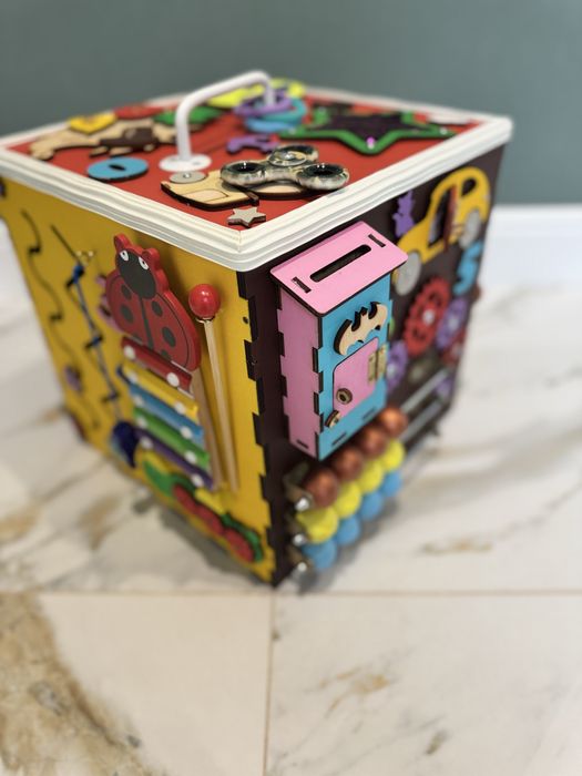 Бізікуб бізідошка бізіборт