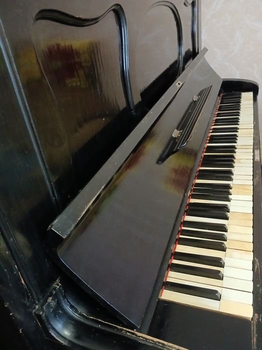 Піаніно чорна поліроль 1898 року.