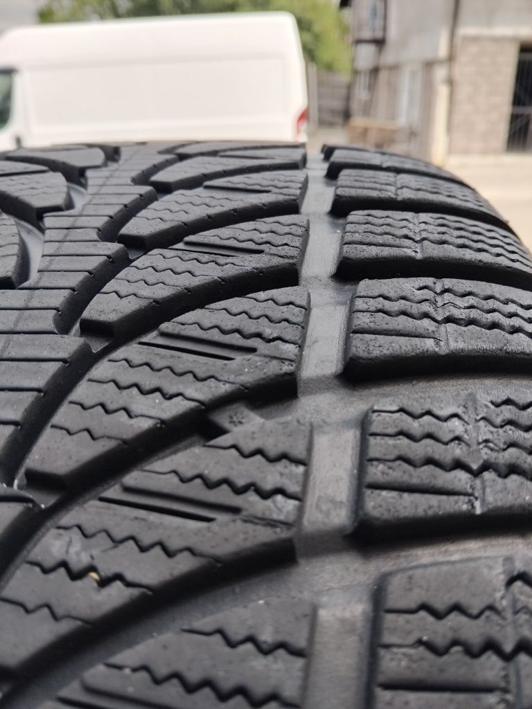 шини зимові 255.50R20. BRIDGESTONE BLIZAK