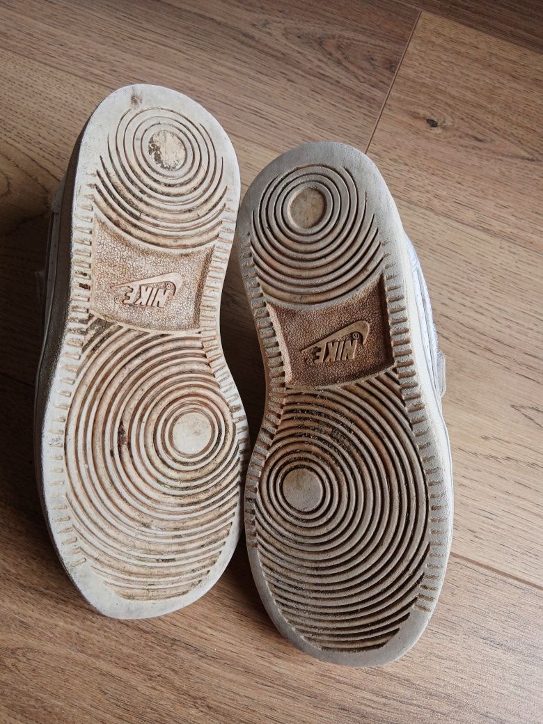 Buty Nike rozmiar 28