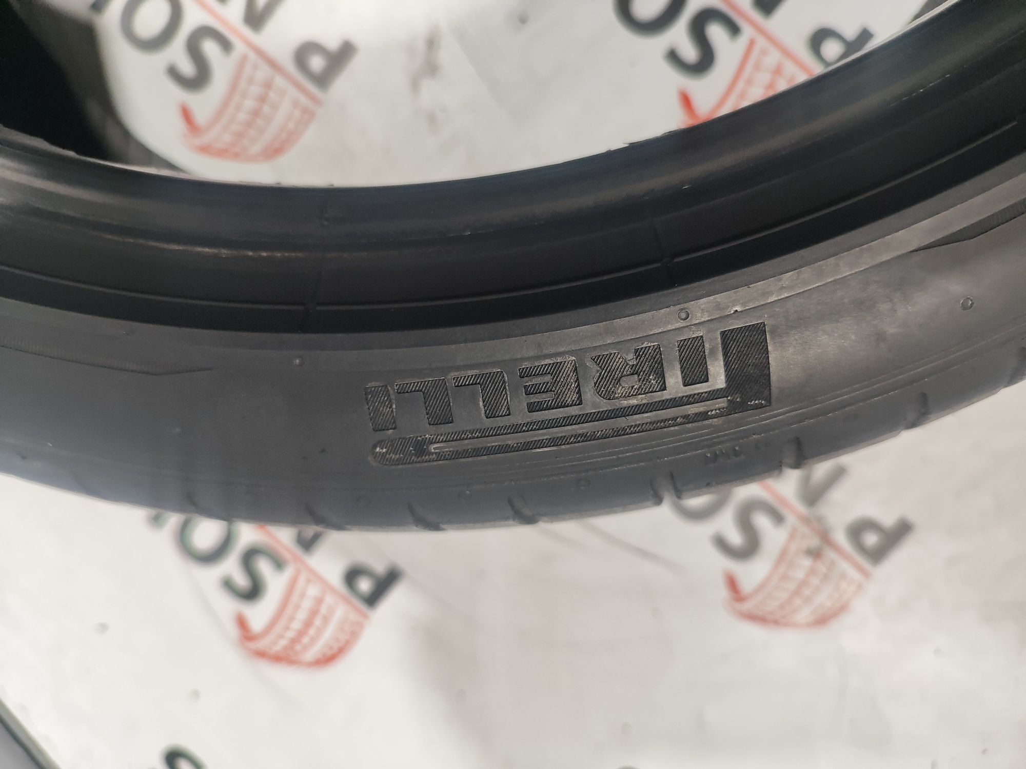 2 pneus semi novos 225-40R19 Pirelli RFT - Oferta dos Portes