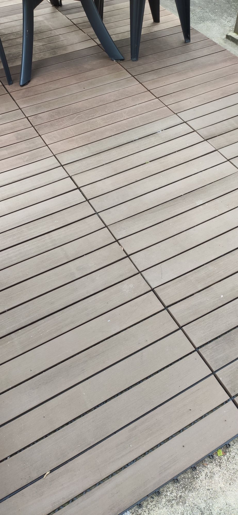 Deck em compósito (placas de encaixe)