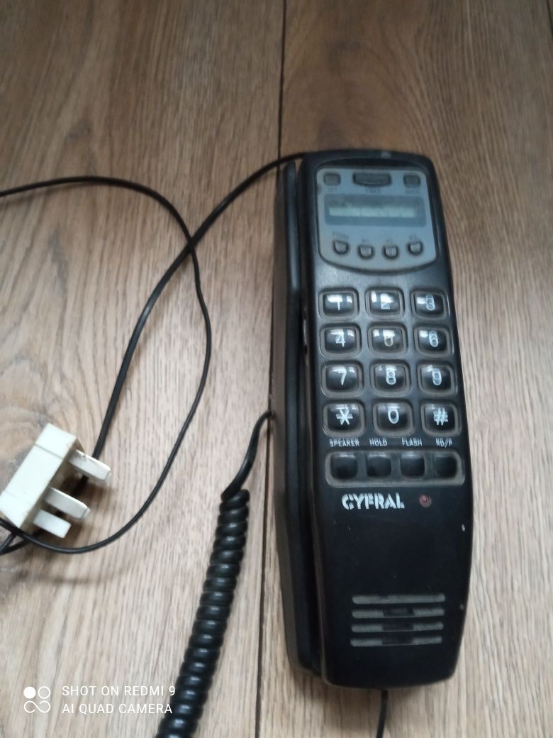 Telefon zabytkowy