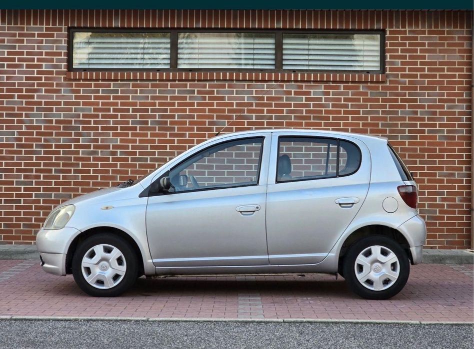 Vendo toyta yaris 2000 gasolina