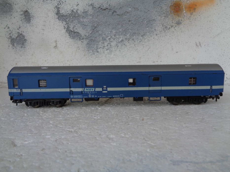 1:87 Schicht Carruagem correio da MAV com luz