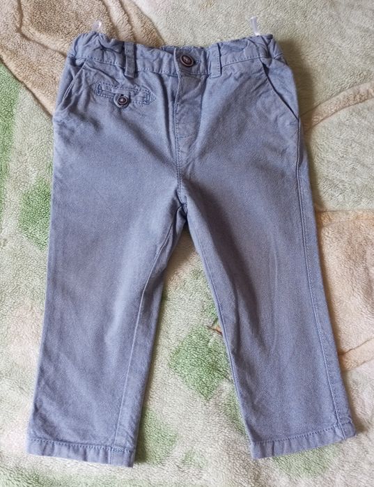 Отдам брюки, рубашки на мальчика 1-1,5 г.